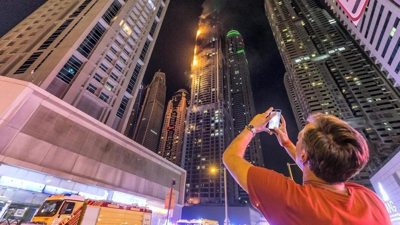 Дубайский небоскреб Torch Tower охвачен огнем в третий раз.